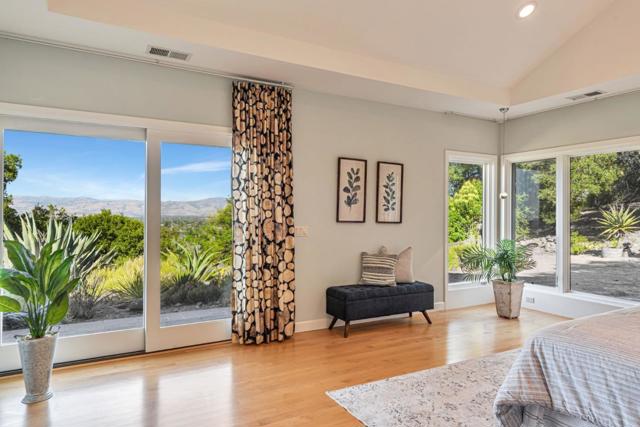 15010 Larga Vista Drive, Los Gatos CA: https://media.crmls.org/mediaz/662ce1cd-bed0-418c-9431-78353bea01e3.jpg