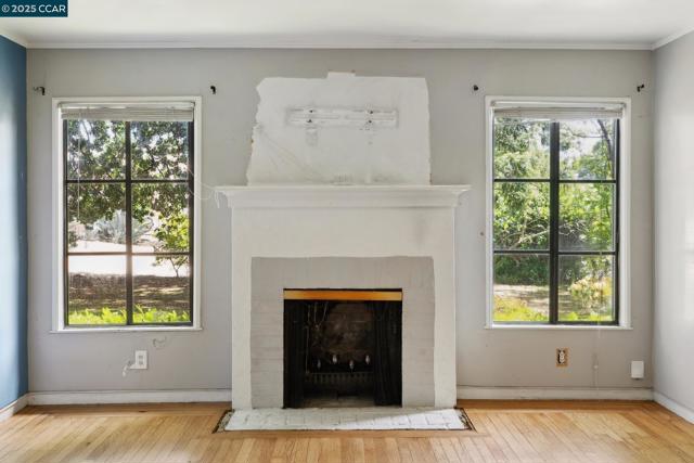 1580 3rd Ave, Walnut Creek CA: https://media.crmls.org/mediaz/662d17a8-9be8-45c5-a1bf-42acaf774f86.jpg