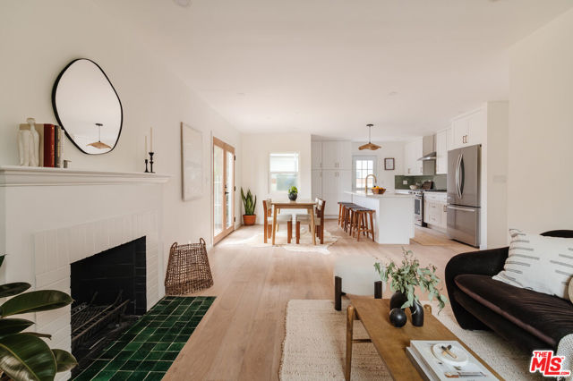 3501 Hillcrest Drive, Los Angeles CA: https://media.crmls.org/mediaz/662d8f39-4c50-4ed9-b43d-4bb165049953.jpg