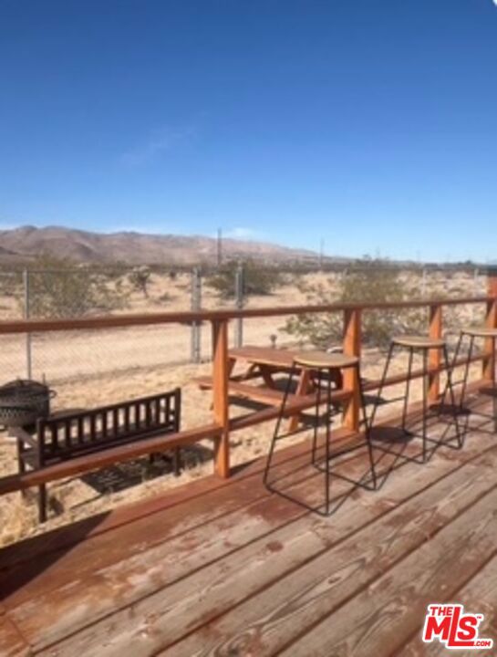 5840 White Feather Road, Joshua Tree CA: https://media.crmls.org/mediaz/662dd510-5934-431c-bf62-24a16d0fcf40.jpg