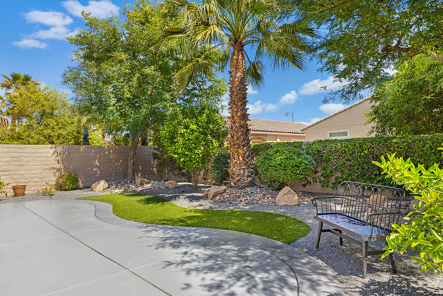 41412 Calle Pampas, Indio CA: https://media.crmls.org/mediaz/662de314-2963-42b8-a352-be877e0fed67.jpg
