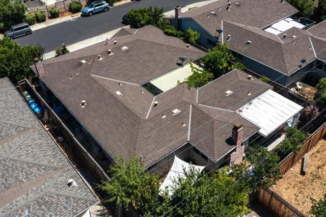 17541756 Plaza Court, Mountain View CA: https://media.crmls.org/mediaz/662df119-12a6-483f-9ec2-e6daedcea1e7.jpg