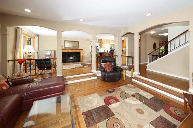 3523 Oak Drive, Menlo Park CA: https://media.crmls.org/mediaz/662e5506-d883-4029-805d-d5b34476bac4.jpg