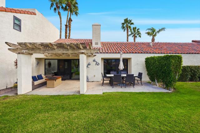444 Sunningdale Drive, Rancho Mirage CA: https://media.crmls.org/mediaz/662f58d7-36a1-487d-9420-f80045913188.jpg