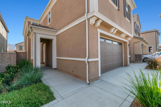 Detail Gallery Image 4 of 46 For 1966 Meyer Ct, Santa Paula,  CA 93060 - 4 Beds | 3/1 Baths