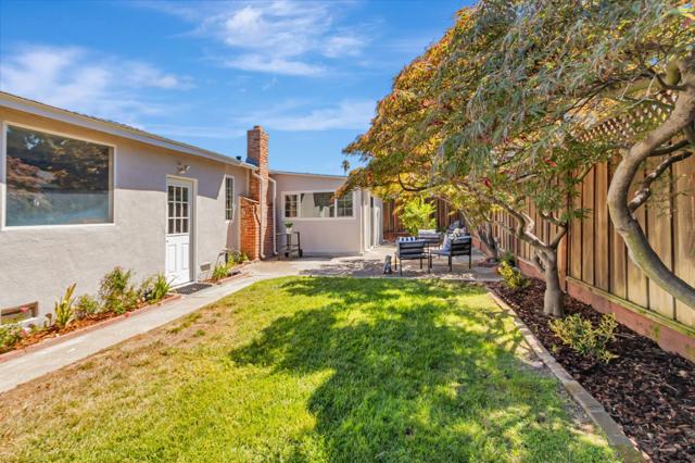 1040 Linda Drive, Campbell CA: https://media.crmls.org/mediaz/662f682d-2b94-43ac-93d2-b1b41e68183a.jpg