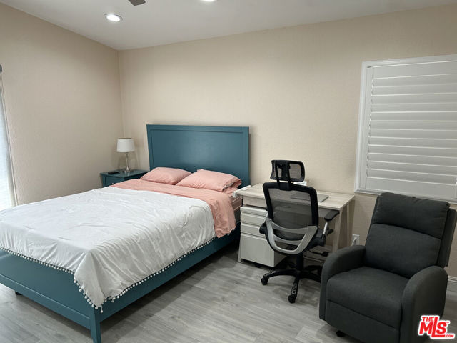 14179 Long View Drive, Fontana CA: https://media.crmls.org/mediaz/66300afe-a4e4-4082-a452-83445cba4333.jpg