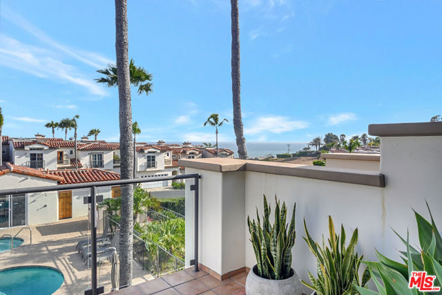 6442 Lunita Road, Malibu CA: https://media.crmls.org/mediaz/6630630b-58de-4026-b521-fa0c34e70c89.jpg