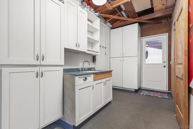 5188 Weymouth Way, Oceanside CA: https://media.crmls.org/mediaz/66311b26-e3d0-4dd6-8815-67b232a27074.jpg