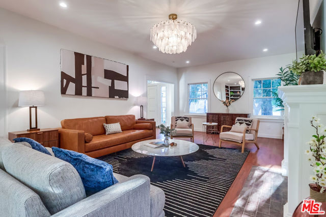 1607 N Vista Street, Los Angeles CA: https://media.crmls.org/mediaz/66318429-9a03-464f-8191-19e6c533ae75.jpg