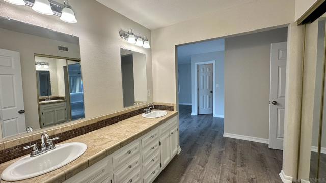16142 Dartolo Rd., Ramona CA: https://media.crmls.org/mediaz/6631d9c3-8554-4796-b8f7-8aacfd1933b7.jpg