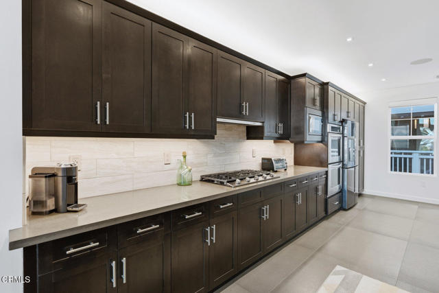 1572 Seabridge Lane, Oxnard CA: https://media.crmls.org/mediaz/6631fb9e-ece6-43ed-9099-b078fba3f564.jpg