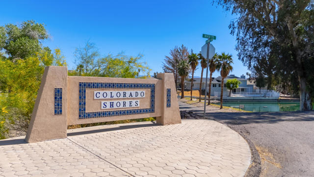 204 Fairway Drive, Needles CA: https://media.crmls.org/mediaz/663207f5-4695-4edf-b388-e30f5bbc08f8.jpg