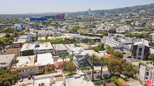 621 N Kings Road, West Hollywood CA: https://media.crmls.org/mediaz/66323b51-fd9c-4202-9aa1-722e3666e1e9.jpg