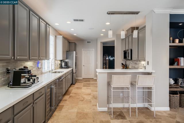 84 Plumeria Ct, Danville CA: https://media.crmls.org/mediaz/66327310-fb19-478b-8c2e-bc0cf1495286.jpg