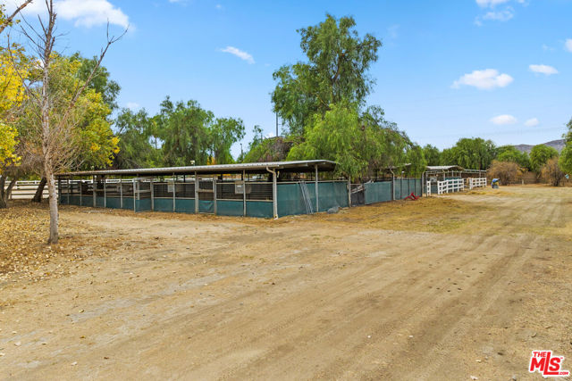 805 N Sanderson Avenue, San Jacinto CA: https://media.crmls.org/mediaz/6633b871-b3a8-4552-bdfb-929e5e514068.jpg