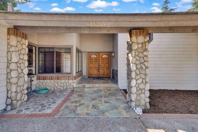 15235 Crestview Ct, Poway CA: https://media.crmls.org/mediaz/66345d8d-e262-4e3d-a162-8dab06bfafd4.jpg