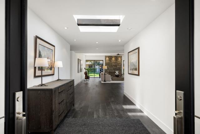 6 Amherst Court, Rancho Mirage CA: https://media.crmls.org/mediaz/6635f686-0e88-4c00-bd7e-44dab3a90aa3.jpg