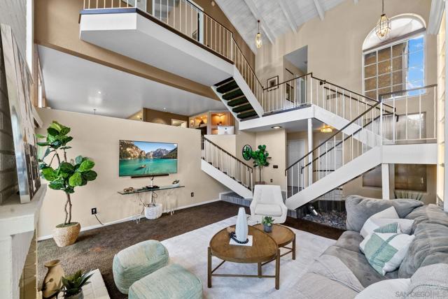 7508 Jerez Court, Carlsbad CA: https://media.crmls.org/mediaz/6636ee62-580f-4945-a44b-594c4094d999.jpg