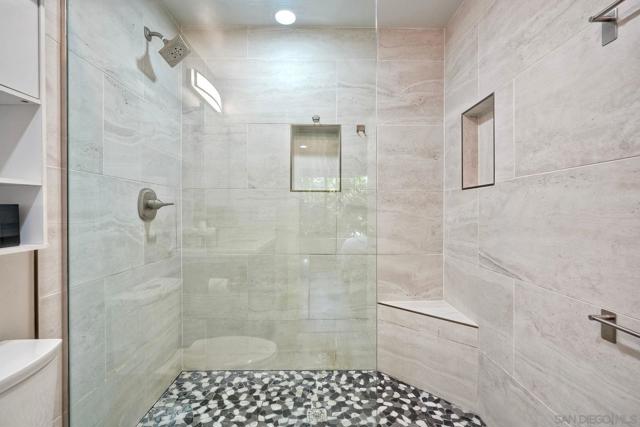4195 Porte De Merano, San Diego CA: https://media.crmls.org/mediaz/663706de-e26c-456e-9f44-ac5ae9c2da6d.jpg