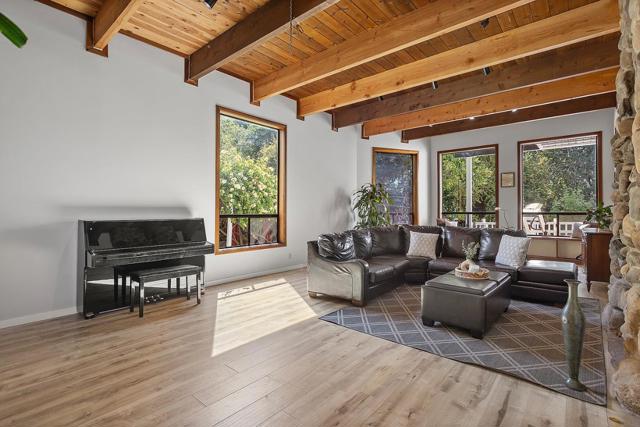 14275 Saratoga Avenue, Saratoga CA: https://media.crmls.org/mediaz/6637315d-d0ae-4485-9045-e18d8a6e2e3b.jpg