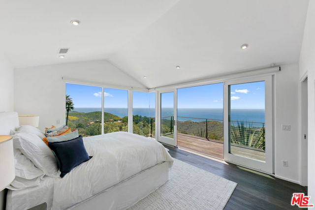 27450 Calicut Road, Malibu CA: https://media.crmls.org/mediaz/66379783-e27b-4aec-b6f5-be543381fc35.jpg
