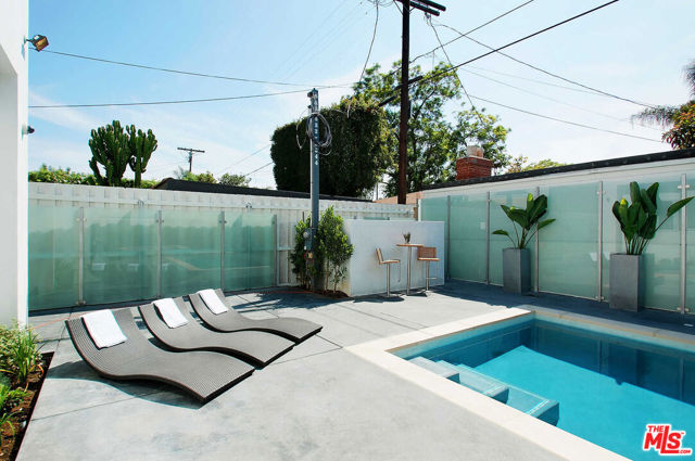 429 N Sweetzer Avenue, Los Angeles CA: https://media.crmls.org/mediaz/6637cc77-46b7-4b7f-8924-bd51ec9c5eff.jpg