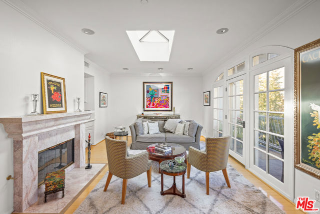 2025 S Beverly Glen Boulevard, Los Angeles CA: https://media.crmls.org/mediaz/6637f01e-1cda-435f-b99c-e34fe20ac3fc.jpg