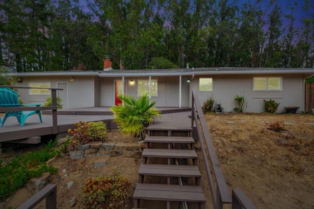 121 Pine Tree Avenue, Aromas CA: https://media.crmls.org/mediaz/663877d9-3f87-4065-9569-0f7a77be9fff.jpg