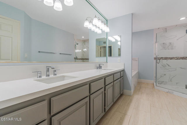 5200 White Oak Avenue, Encino CA: https://media.crmls.org/mediaz/6638cb05-424f-4fc7-a30a-8300cff153b8.jpg