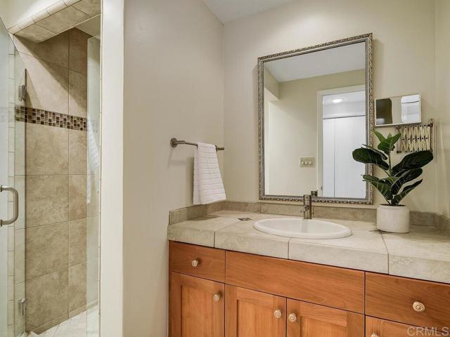 6418 Paseo Delicias, Rancho Santa Fe CA: https://media.crmls.org/mediaz/66399d52-1c35-4892-8e31-fcf128e88214.jpg