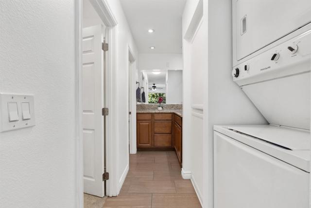 Detail Gallery Image 40 of 42 For 333 Melrose Dr. #F,  Vista,  CA 92083 - 1 Beds | 1 Baths