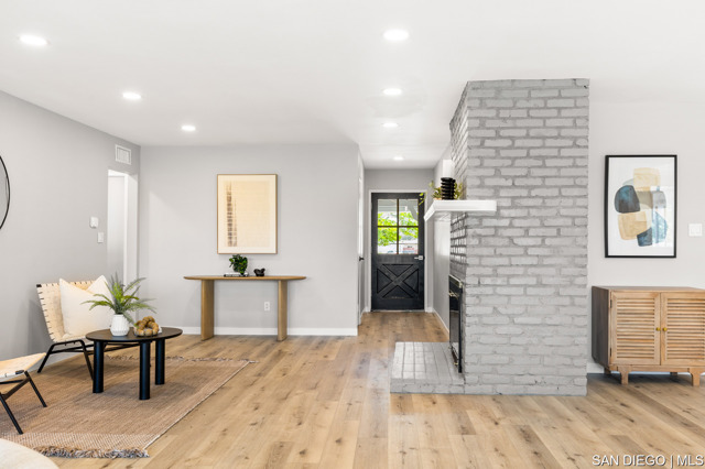 5799 Amarillo AVE, La Mesa CA: https://media.crmls.org/mediaz/663a3e82-7d8e-4fa4-a59f-4973c76d31d3.jpg
