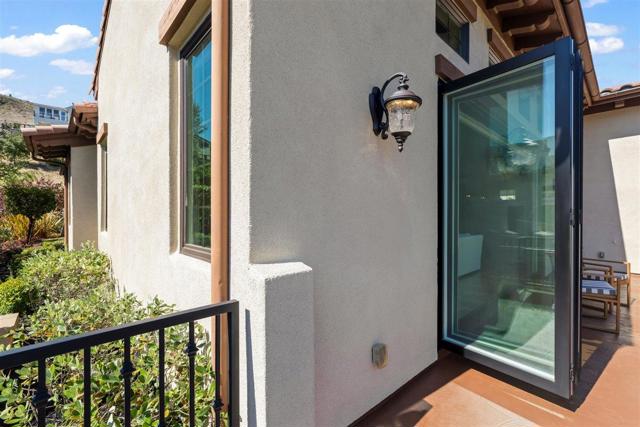 21 Bigleaf Road, Orinda CA: https://media.crmls.org/mediaz/663a5df1-01a4-4fb4-8abd-36470a9e0ec0.jpg