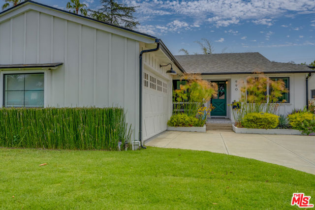 990 SUNSET Avenue photo 2