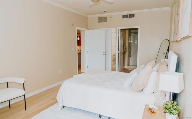 1240 India St, San Diego CA: https://media.crmls.org/mediaz/663ab875-5637-428d-88f2-41d9d0078c71.jpg