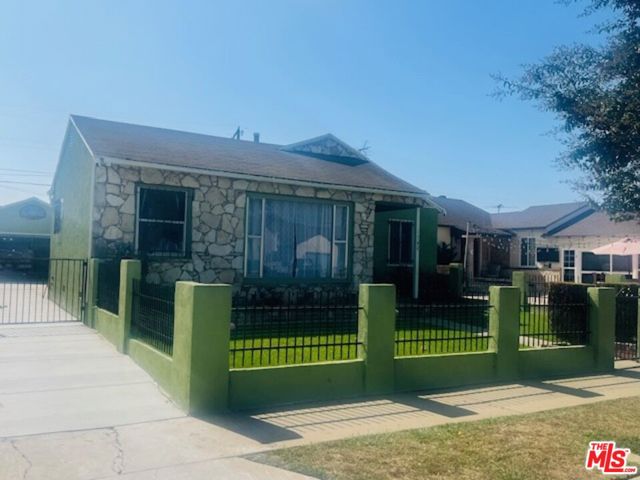 1702 Arbutus Street, Compton, California 90220, 3 Bedrooms Bedrooms, ,1 BathroomBathrooms,Single Family Residence,For Sale,Arbutus,24449953