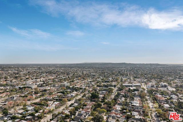 5670 Wilshire Boulevard, Los Angeles CA: https://media.crmls.org/mediaz/663be266-3cc4-4a3d-93c4-b27c695852c0.jpg