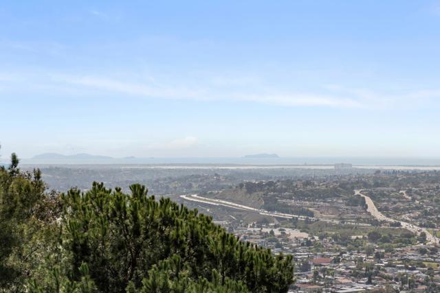 9811 Eucalyptus St, Spring Valley CA: https://media.crmls.org/mediaz/663bffde-1a24-4380-8257-043f32ccfc05.jpg