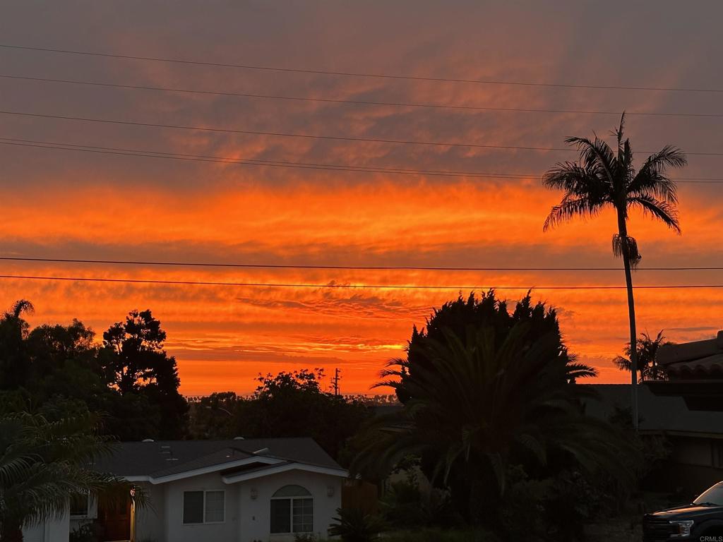 https://media.crmls.org/mediaz/663cb0c5-51a3-43f9-8c52-07674d4d7da6.jpg?preset=X-Large