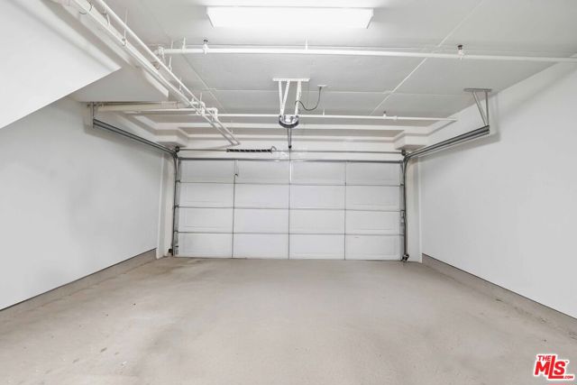 4541 Colfax Avenue, Studio City CA: https://media.crmls.org/mediaz/663ce2c6-d6a3-493b-8cad-3c741ca833ec.jpg