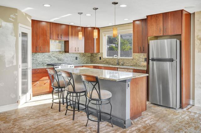 5424 PRINCESS VIEW PL, San Diego CA: https://media.crmls.org/mediaz/663ce33a-d662-4fc8-aa3b-9935cd8d4b87.jpg
