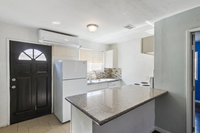 53385 Eisenhower Dr Drive, La Quinta CA: https://media.crmls.org/mediaz/663ce7ee-26fa-4570-bf9f-fcebb1b39da0.jpg
