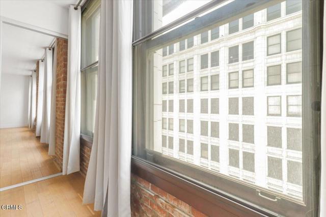 460 S Spring Street, Los Angeles CA: https://media.crmls.org/mediaz/663d0148-9597-4ced-b2b4-ae67b232ae12.jpg