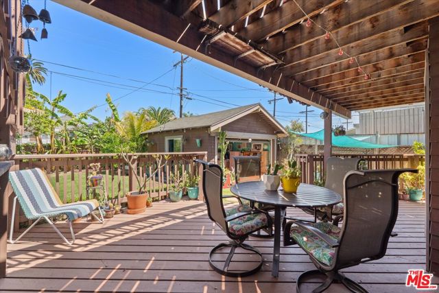 1654 5th Avenue, Los Angeles CA: https://media.crmls.org/mediaz/663d1a94-dcdf-4620-a691-ce0e67723794.jpg