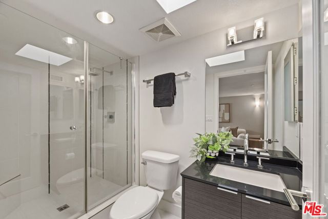 600 S Ridgeley Drive, Los Angeles CA: https://media.crmls.org/mediaz/663d8c6a-a95c-4680-ac2d-a7e68a0e6249.jpg