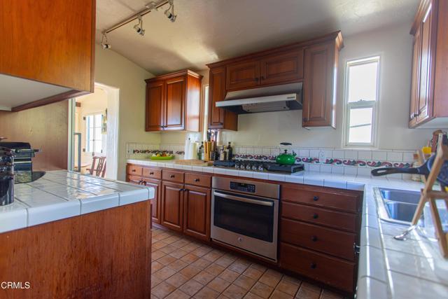 Detail Gallery Image 11 of 31 For 1859 Hillcrest Dr, Ventura,  CA 93001 - 3 Beds | 1 Baths