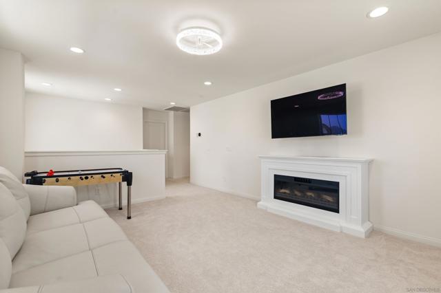 8553 Dartmouth St, Santee CA: https://media.crmls.org/mediaz/663db29f-5068-48b4-8287-a5386b160573.jpg