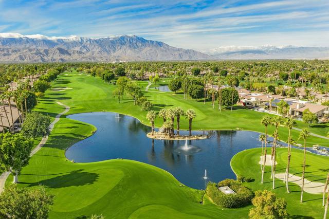162 Lost River Drive, Palm Desert CA: https://media.crmls.org/mediaz/663ddced-5dec-4648-846e-3098f6bd5828.jpg