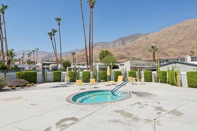 252 Lei Drive, Palm Springs CA: https://media.crmls.org/mediaz/663e1353-ad7f-49a2-b84a-fc73e6ae0134.jpg